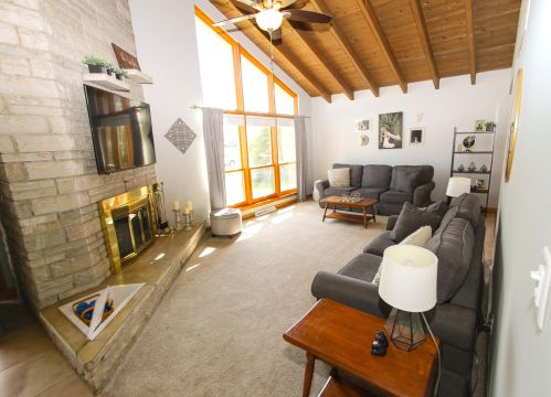 4946 Dean Rd, Milwaukee WI  53223-3124 exterior