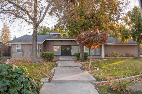 401 Powell Ct, Visalia, CA 93291-4219