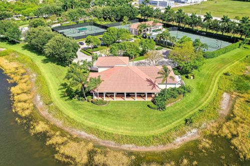 6967 Boscanni Dr, Boynton Beach FL  33437-3720 exterior