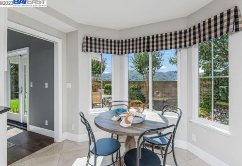 7336 Las Palmas Way, Pleasanton CA  94568-2775 exterior