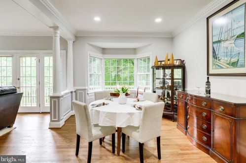 110 Gresham Pl, Falls Church VA  22046-3440 exterior