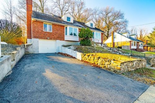 17 Odell St, Newburgh, NY 12550-3221