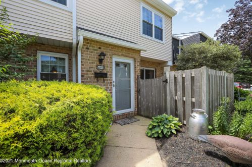 2196 Harbour Dr, Palmyra, NJ 08065-1124