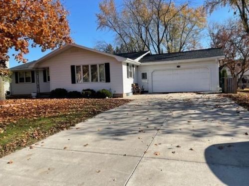 1018 Cardinal Ln, Green Bay, WI 54313-6802
