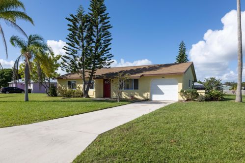 2341 Rainier Rd, Fort Pierce, FL 34952-7809