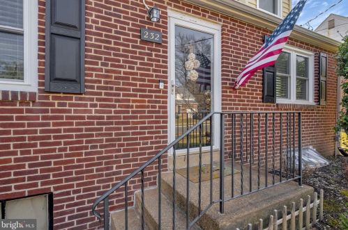 232 Lyndhurst Ave, Wilmington DE  19803-2346 exterior