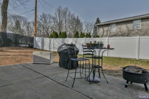 128 Third St, Mahwah NJ  07430-1253 exterior