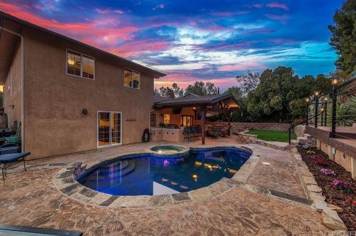 27390 Onlee Ave, Santa Clarita, CA 91350-2138