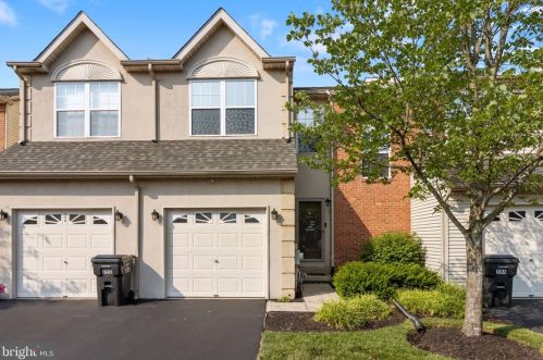388 Hamilton Dr, Harleysville, PA 19438-2151