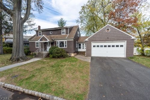 521 Amsterdam Ave, Roselle Park, NJ 07204-1112