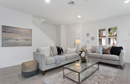 133 Ring Ave, Tarpon Springs, FL 34689-4305