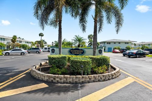 2430 Federal Hwy, Boynton Beach FL  33435-7700 exterior