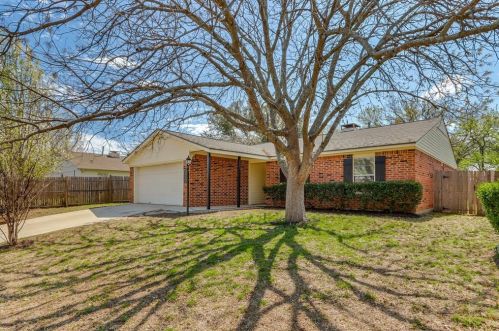 2012 Paisley St, Denton TX  76209-4754 exterior