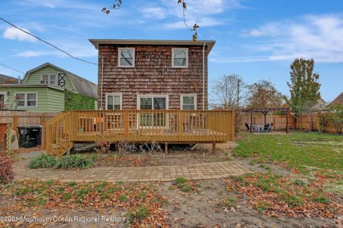 97 Ocean Ave, Middletown NJ  07748-5651 exterior