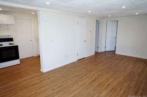 9 Juniper Ln, Brookfield Center CT  06804-1207 exterior