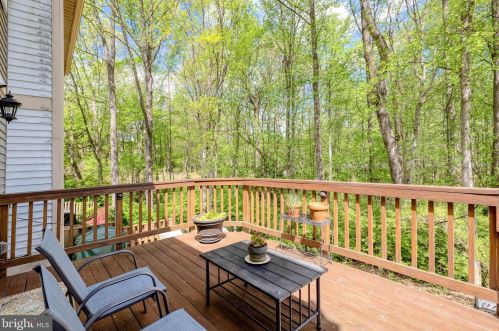 10902 Barton Hill Ct, Herndon VA  20191-5000 exterior