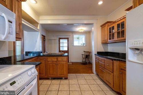 102 High St, Edinburg VA  22824-3084 exterior