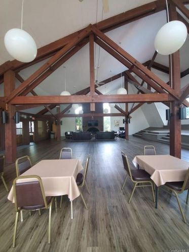 137 Swan Ct, Poughkeepsie NY  12603-6971 exterior