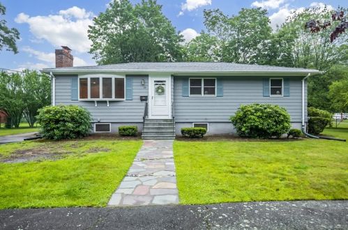 24 Paul Ave, Peabody, MA 01960-2624