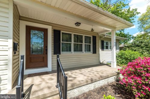 1023 Spruce St, Pottstown, PA 19464-3943