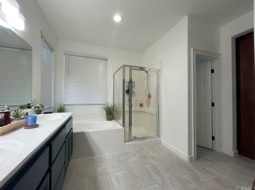 16043 Greyrock St, Victorville CA  92395-8628 exterior