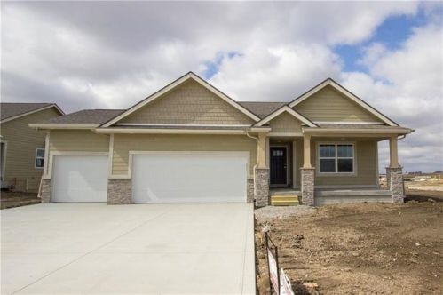 4214 Applewood St, Ankeny, IA 50023