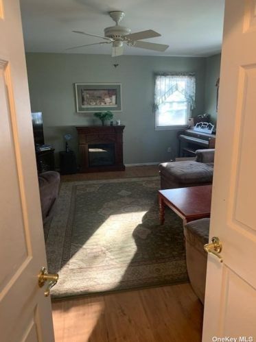 1233 5th St, Babylon NY  11704-4535 exterior