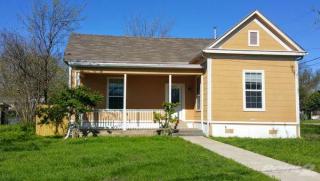315 Victoria St, Taylor, TX 76574-2476