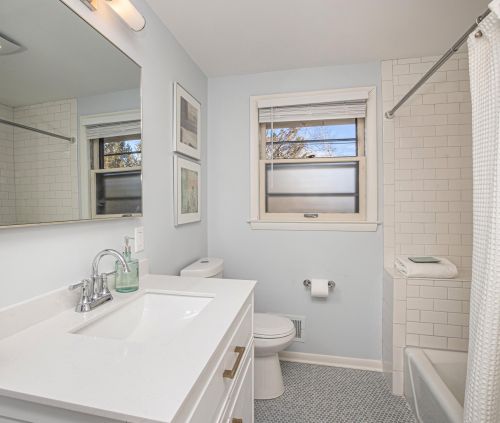 9062 Lake Dr, Milwaukee WI  53217-1974 exterior