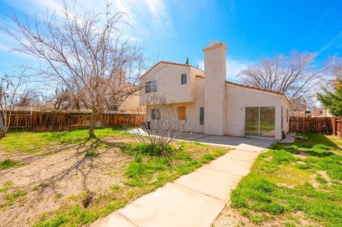 44920 Calston Ave, Lancaster CA  93535-1105 exterior