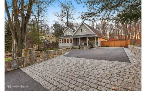 363 Wixon Pond Rd, Mahopac, NY 10541-3520