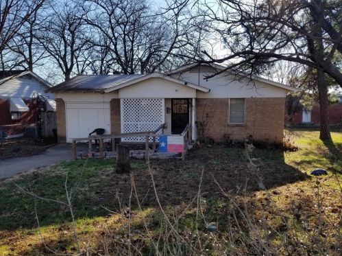 109 Ridgecrest Dr, Euless, TX 76040-4351