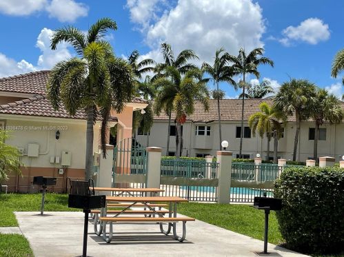 7780 22nd Ct, Hollywood FL  33024-0901 exterior