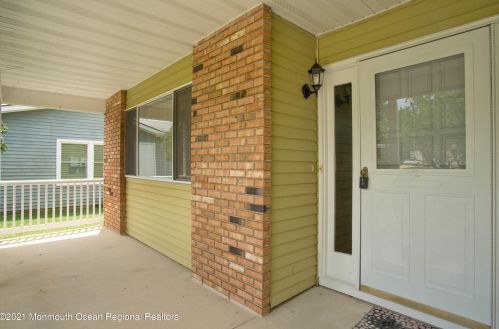 174 Courtshire Dr, Bricktown, NJ 08723-7145