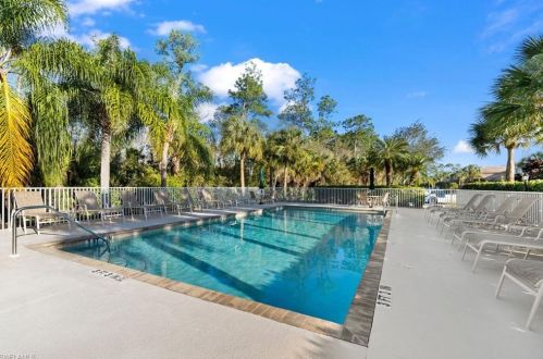 3913 Forest Glen Blvd, Naples FL  34114-2519 exterior