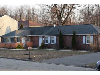 15 Victoria Ln, Union City, CT 06770-3575