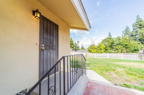 5361 Golden Ave, Riverside CA  92505-2416 exterior