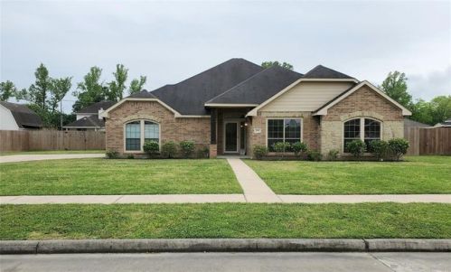 208 Milo St, Mont Belvieu, TX 77535