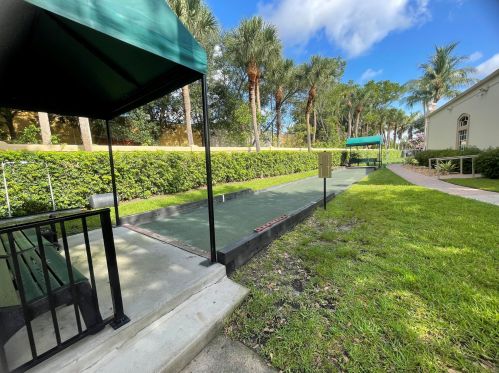 7110 Veneto Dr, Boynton Beach FL  33437-3741 exterior