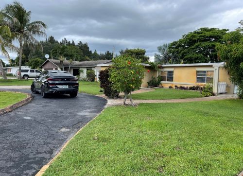 5605 Summit Blvd, West Palm Beach, FL 33415-3644