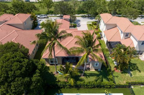 112 Via Santa Cruz, Jupiter FL  33458-6929 exterior