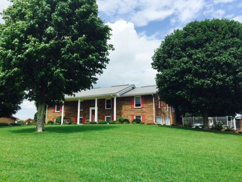 240 Meadow Hill Rd, Campbellsville, KY 42718-8267