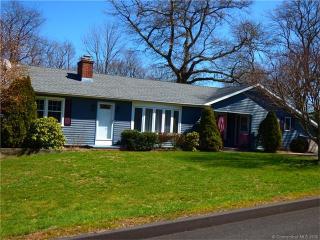 9 Francis Dr, Waterbury, CT 06716-1914