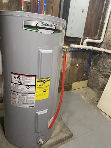 4 Bishop Ct, United States Coast Guard Ac CT  06320-5601 exterior