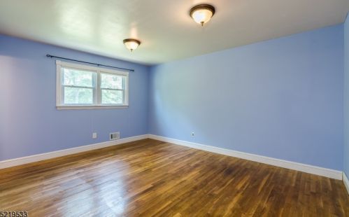 24 Normandy Dr, Parsippany NJ  07054-4070 exterior
