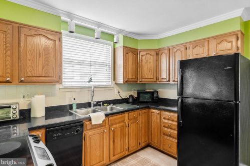 315 Maple Ave, Camden NJ  08109-2698 exterior