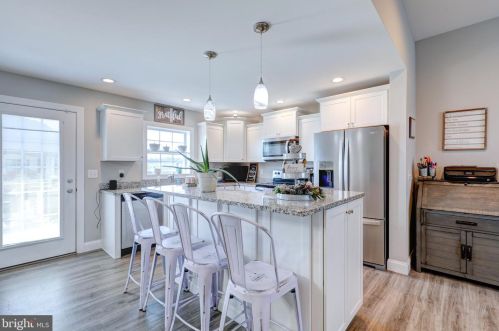 4 Highland Dr, Seaford DE  19973-4827 exterior