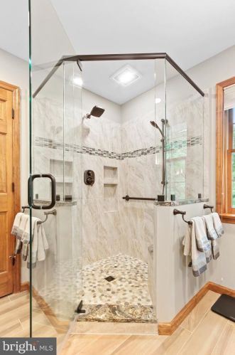 306 Deer Path Dr, Red Lion PA  17356-7800 exterior