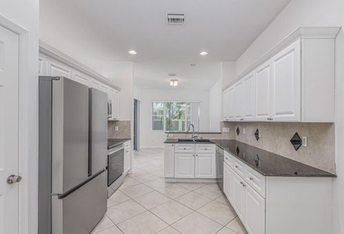 2194 Cape Cod Dr, Fort Pierce, FL 34953-4568