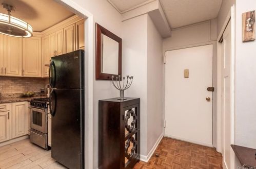 181 Pearsall Dr, Mount Vernon NY  10552-3946 exterior